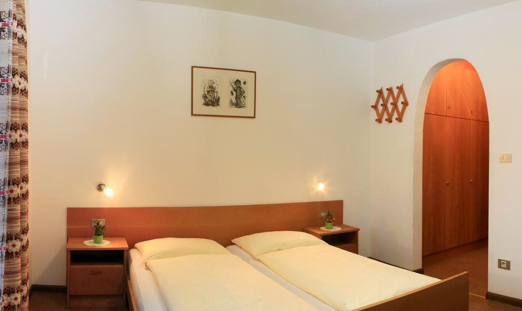 Pension Rastnerhof Luson Exterior photo