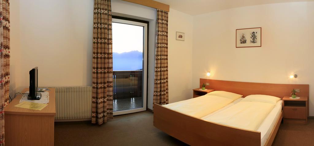 Pension Rastnerhof Luson Exterior photo